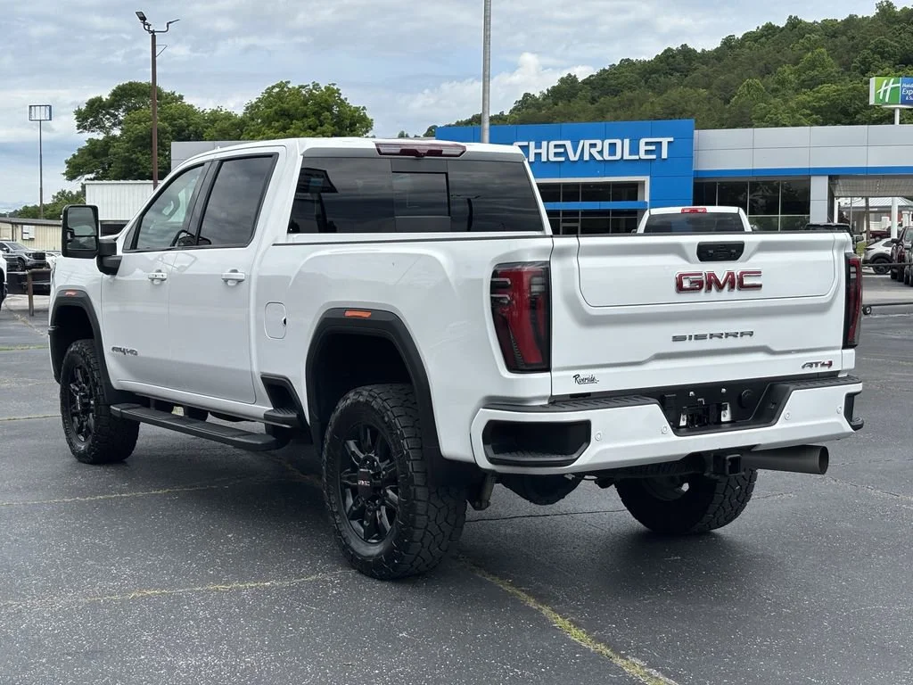 Used 2024 Summit White GMC AT4 image 7