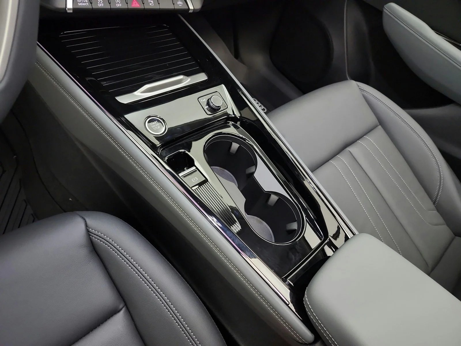 New 2026 Daytona Gray Pearl Effect Audi S line quattro image 10
