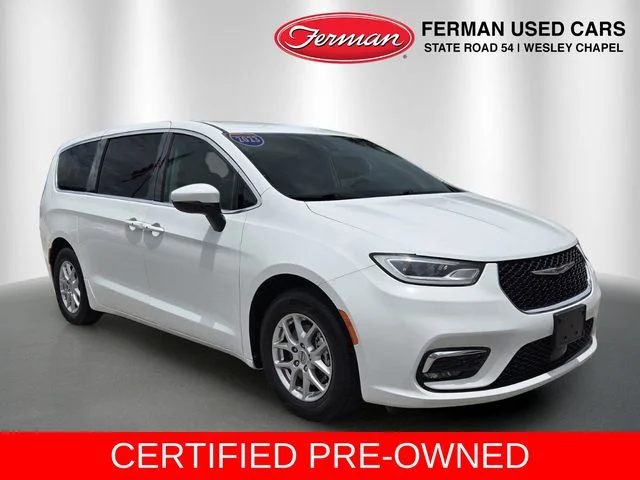 2023 Chrysler Pacifica Touring L's photo