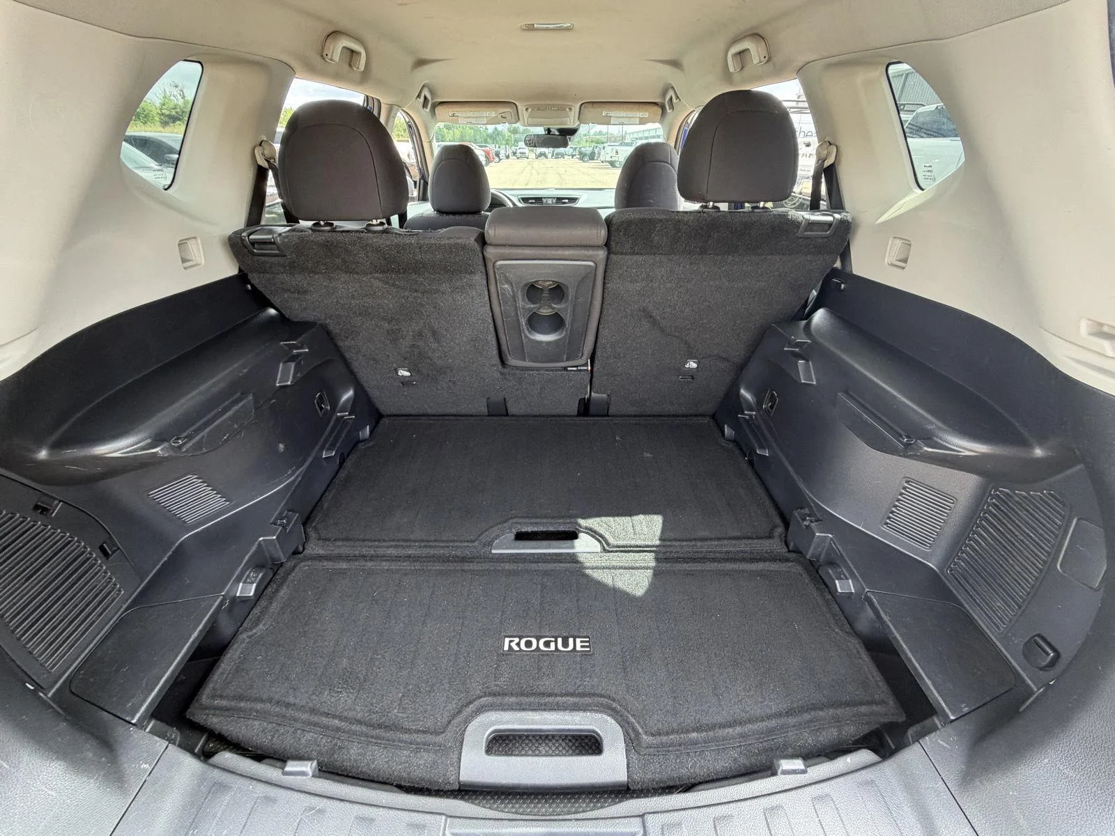 Used 2019 Caspian Blue Metallic Nissan S image 19