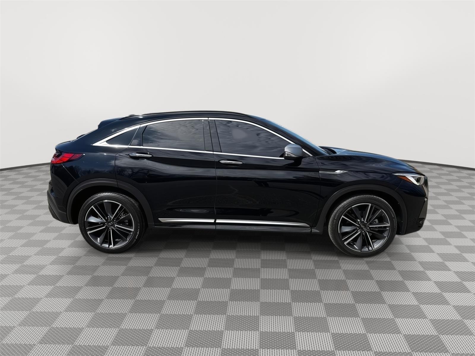 Used 2025 Black Obsidian INFINITI ESSENTIAL image 5