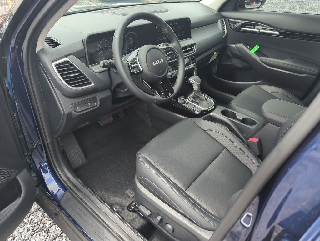 New 2026 Dark Ocean Blue Kia EX image 11