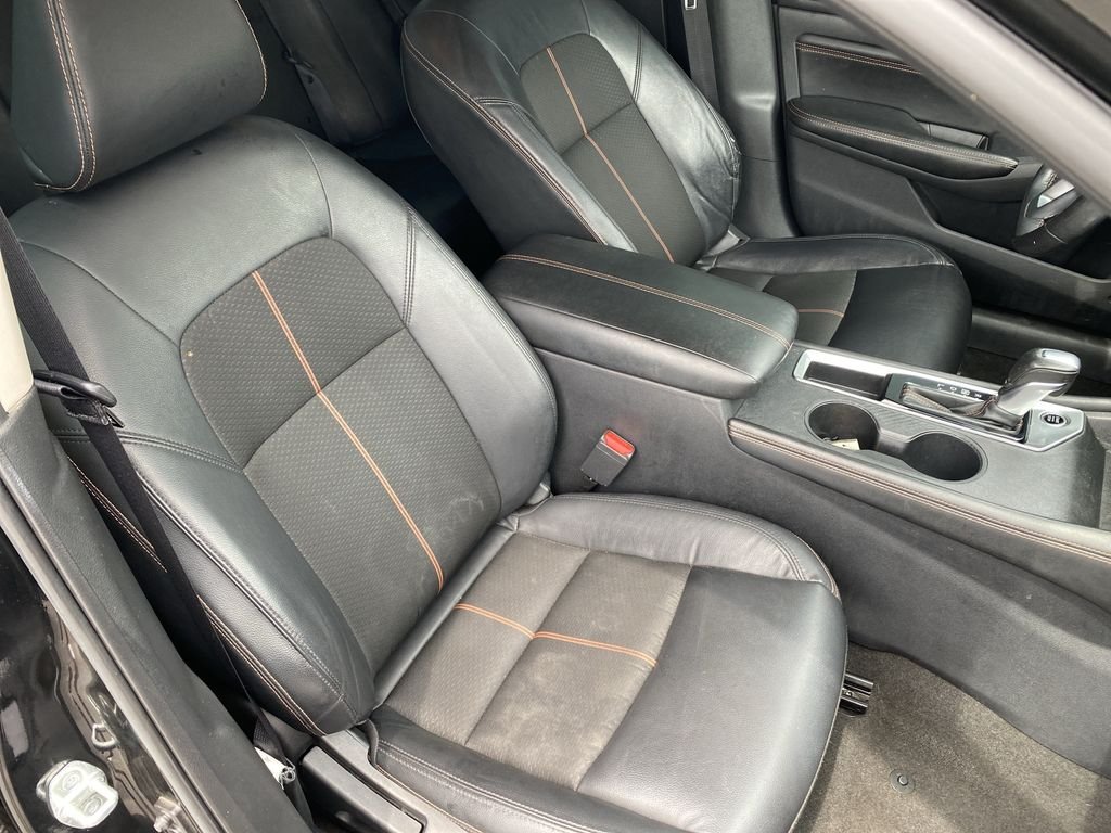 Used 2022 Super Black Clearcoat Nissan 2.5 SR image 31