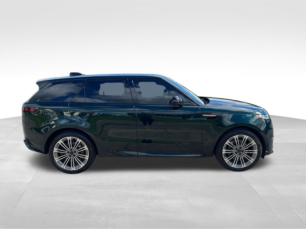New 2026 British Racing Green Land Rover Dynamic SE image 6