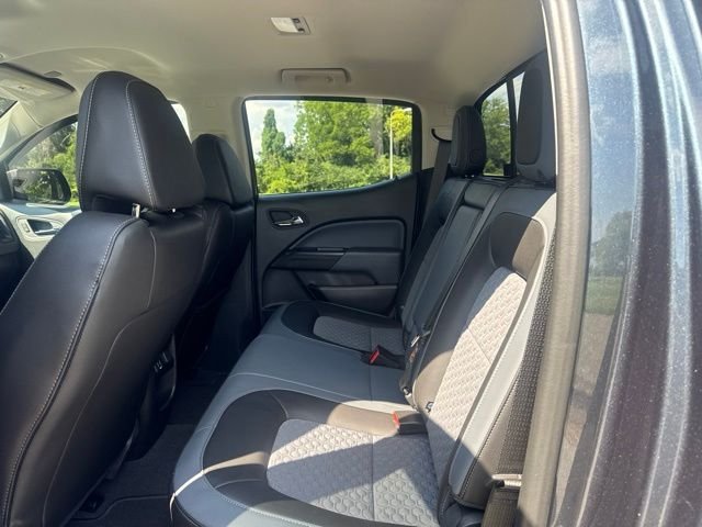 Used 2019 Gray Chevrolet Z71 image 14