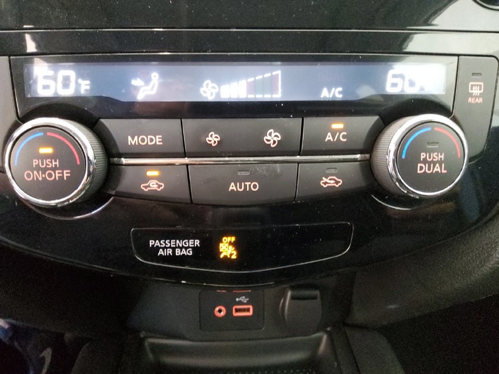 Used 2018 Silver Nissan Hybrid SV image 27