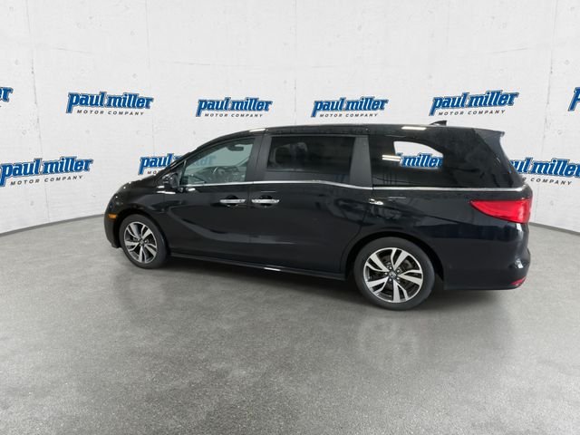 Used 2024 Crystal Black Pearl Honda Touring image 7