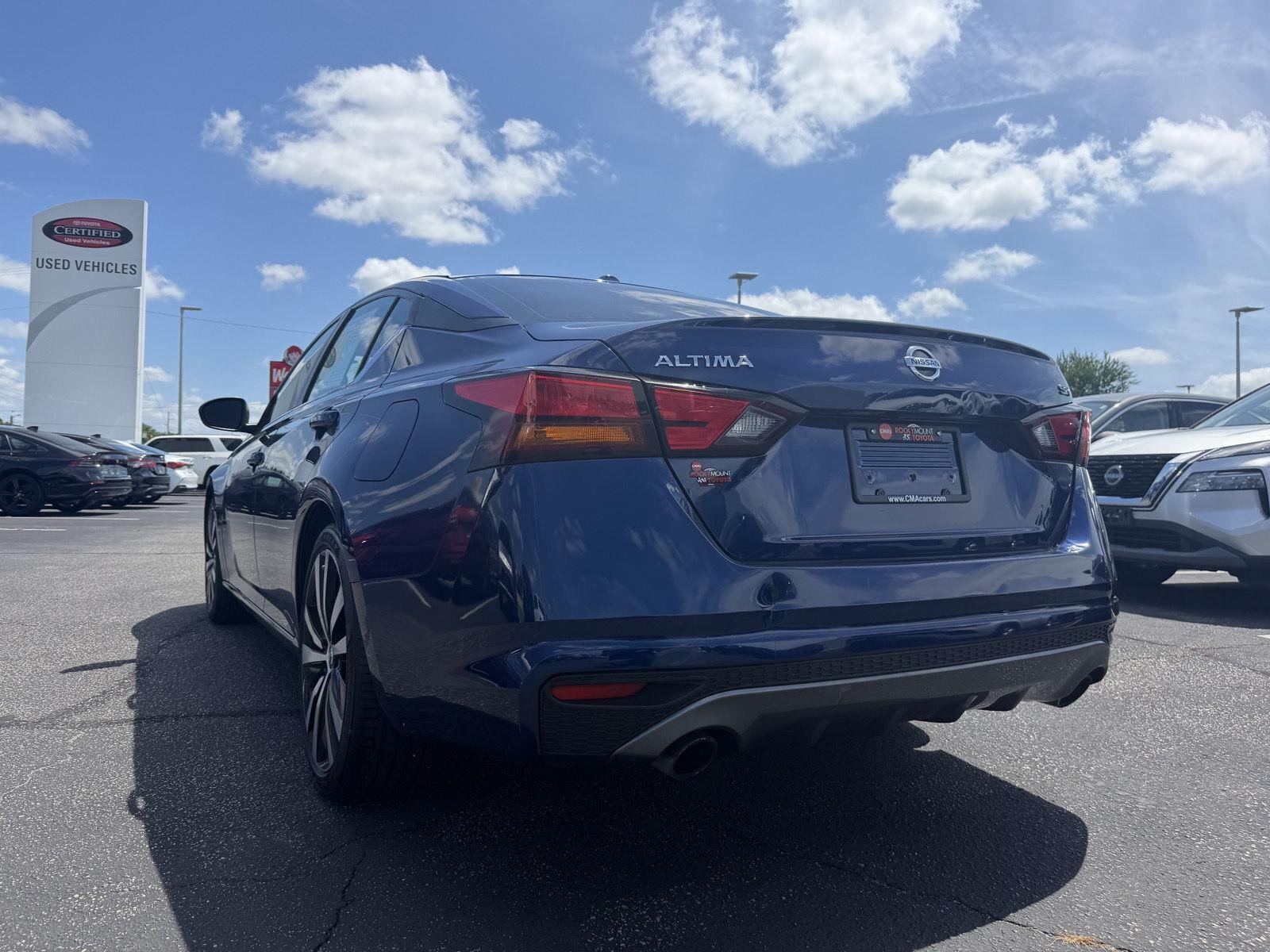 Used 2019 Deep Blue Pearl Nissan 2.5 SR image 5