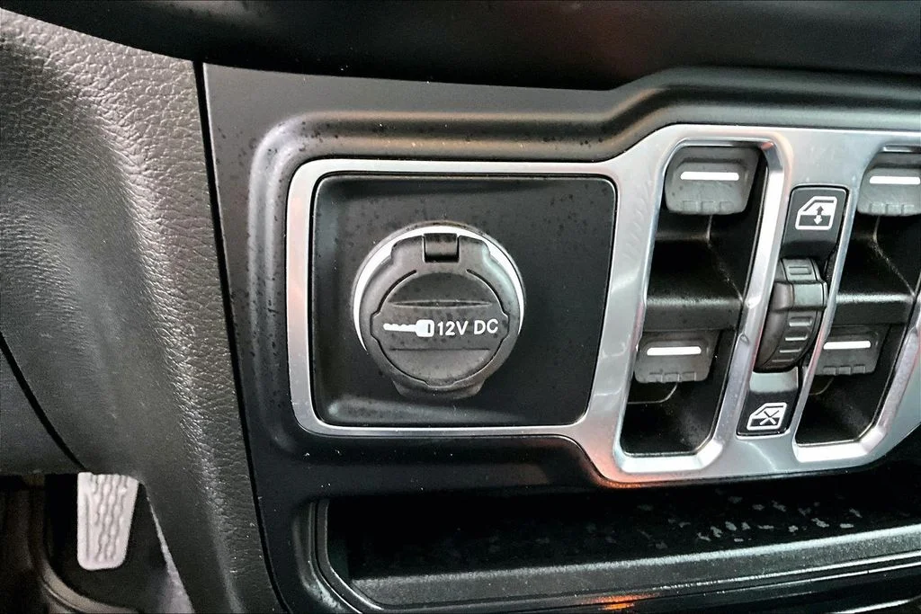 2023 Jeep Wrangler 4-Door Sport Altitude - Photo 32