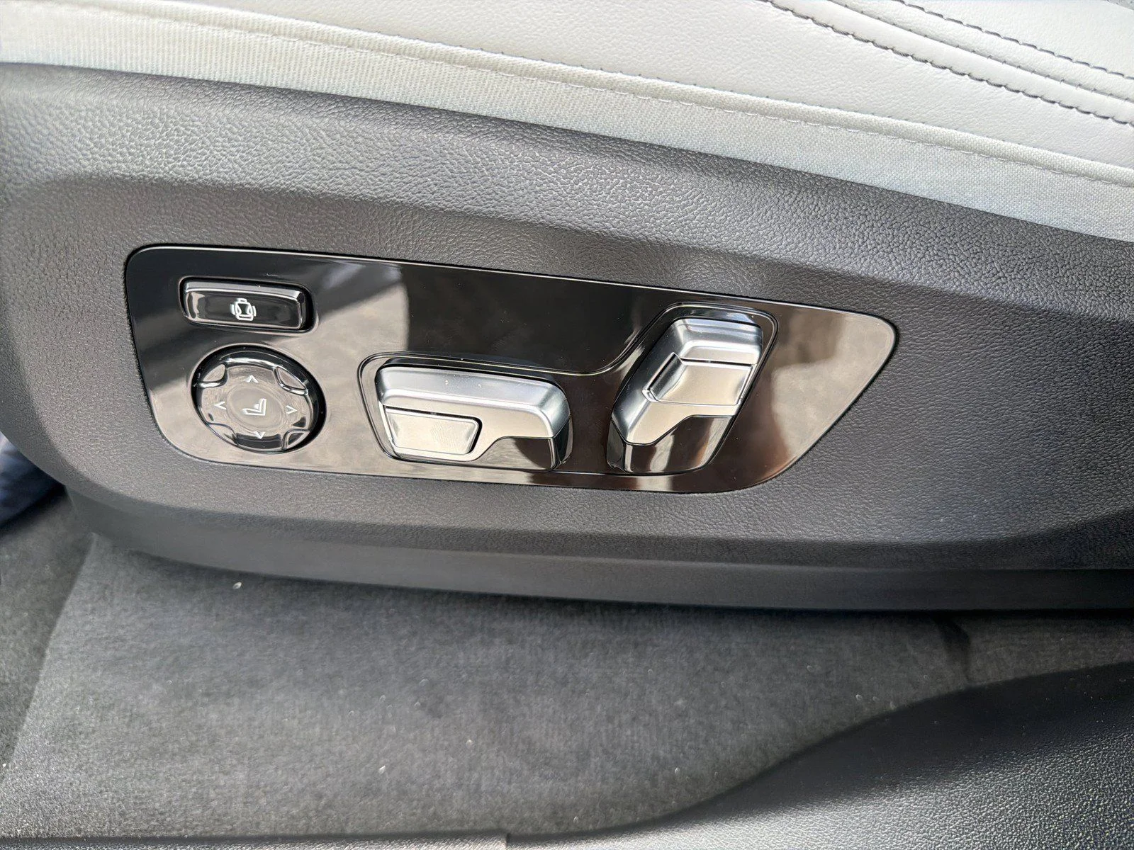 New 2027 Skyscraper Grey Metallic BMW xDrive40i image 28