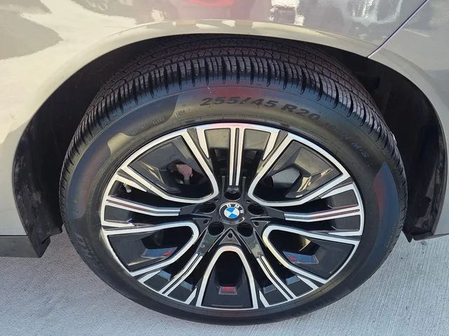 Used 2026 Skyscraper Grey Metallic BMW 30 xDrive image 8