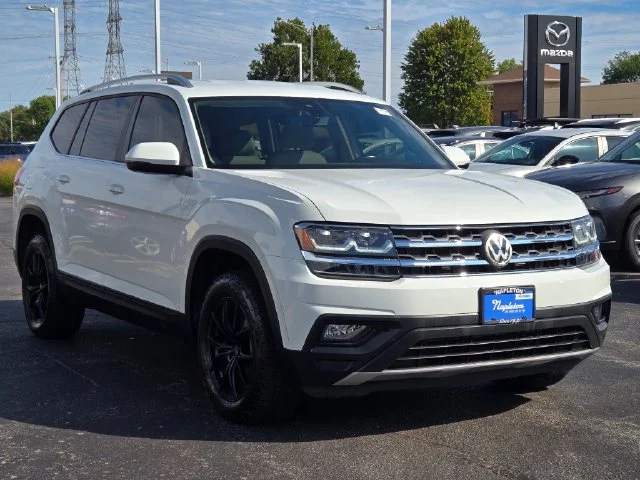 Used 2018 White Volkswagen 3.6L V6 SE image 3