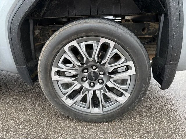 Used 2024 Silver GMC Denali Ultimate image 26