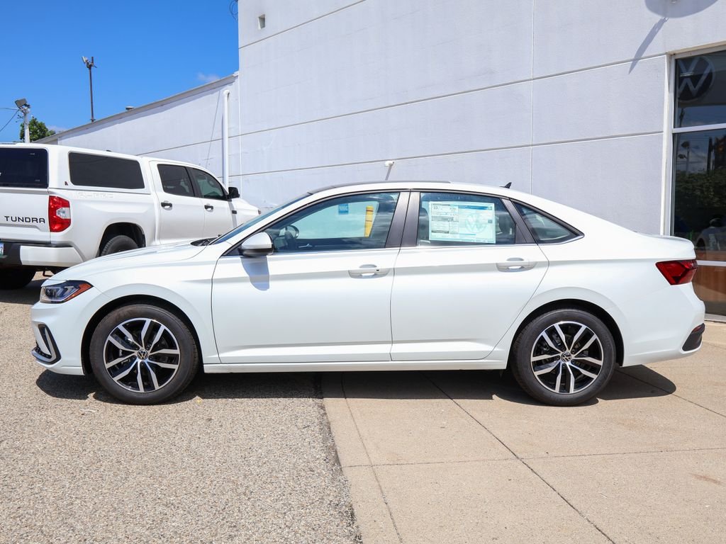 New 2026 White Volkswagen 1.5T SE image 2