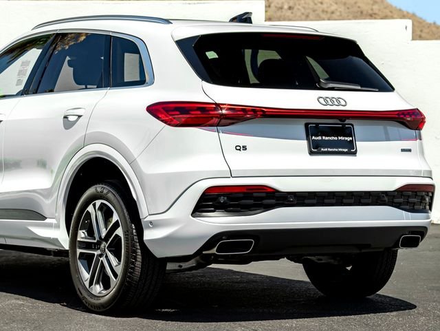 Used 2025 Glacier White Audi  image 11