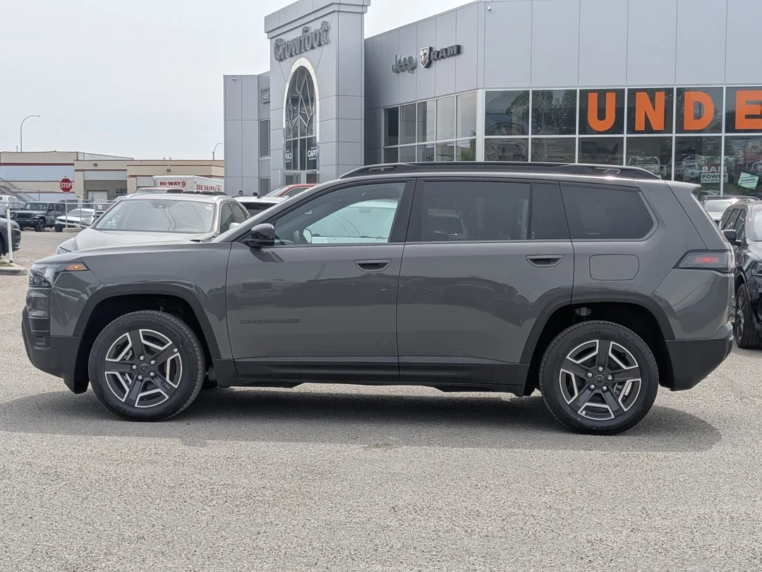 New 2026 Grey Jeep Limited - - 4x4 - 1.6L I- 4 Turbo Hybrid - 12.3 Uconnect w/ Nav - Pano Sunroof & More! image 5