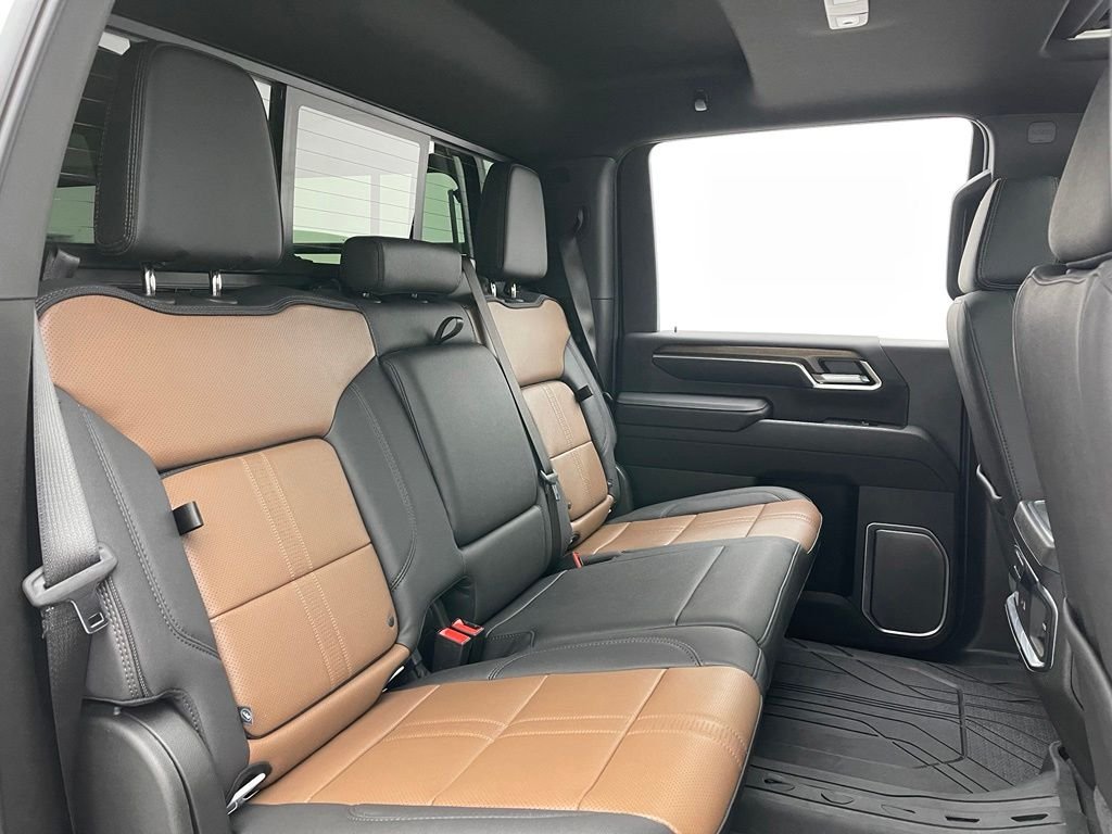 Used 2026 Summit White Chevrolet High Country image 43
