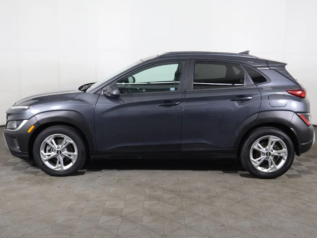 Used 2022 Gray Hyundai SEL image 18