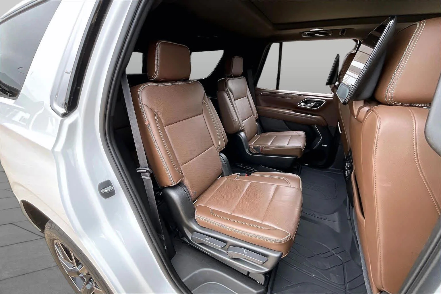 Used 2021 Summit White Chevrolet High Country image 20