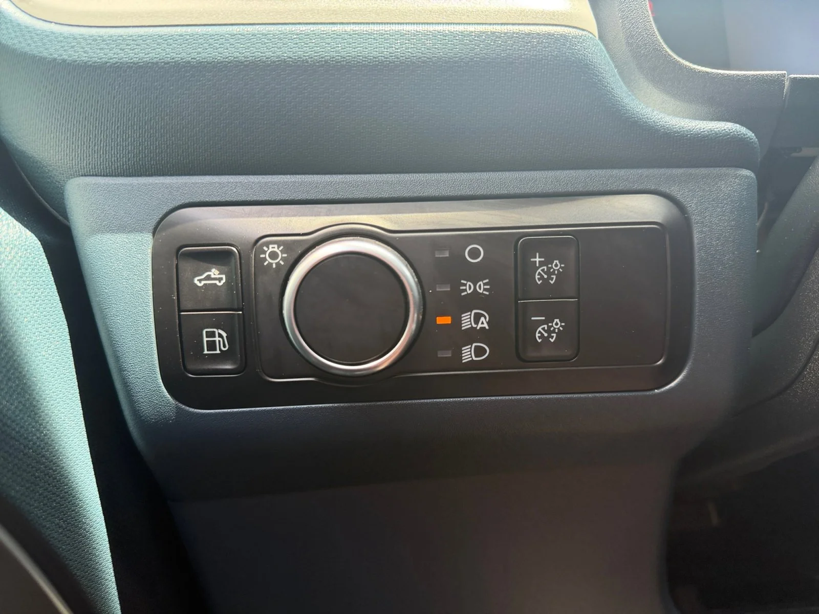 Used 2025 Blue Ford XL image 17