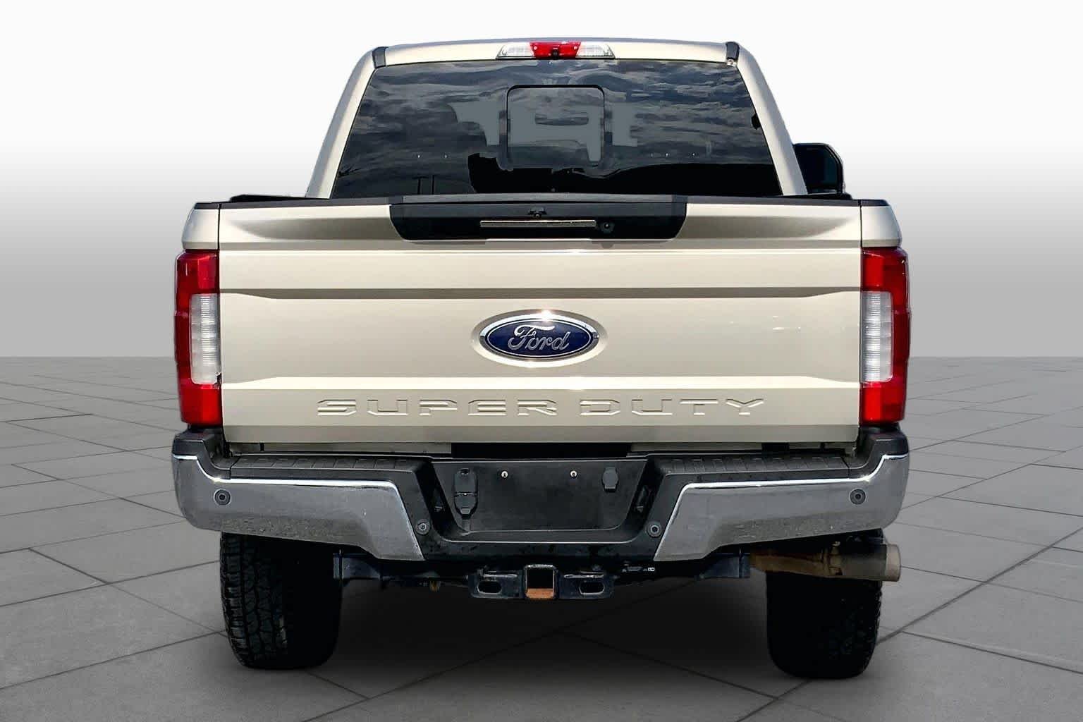 Used 2017 White Gold Ford Lariat image 4