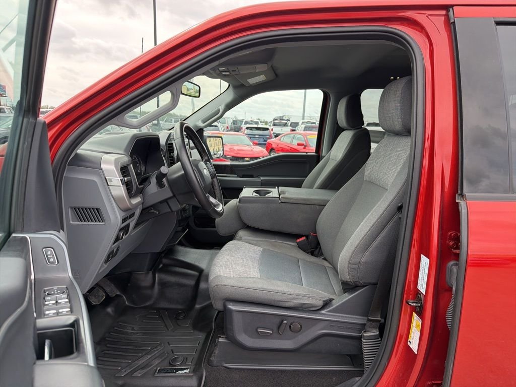 Used 2023 Red Ford XLT image 9
