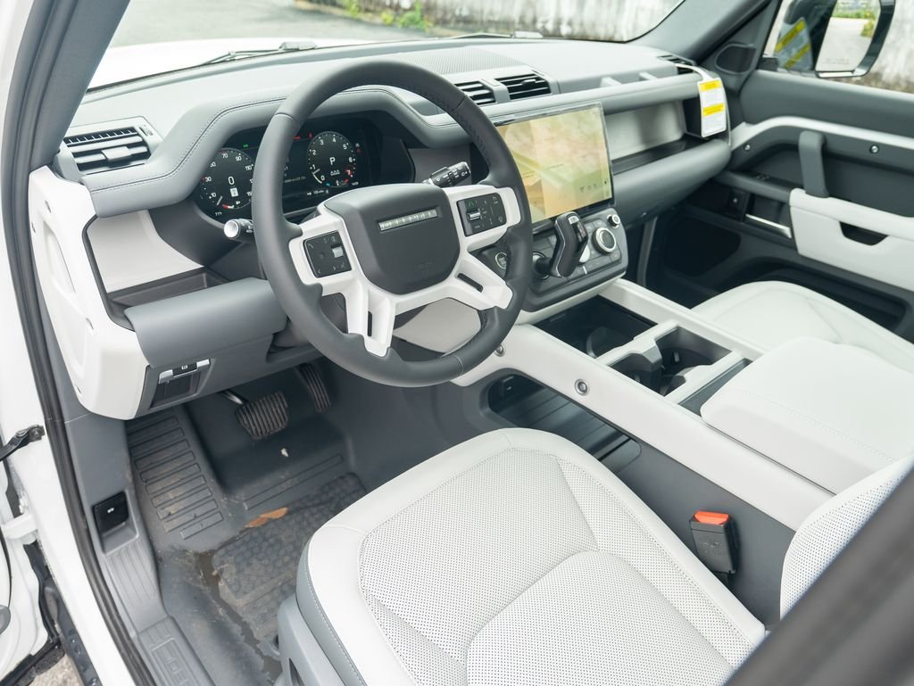 New 2026 Fuji White Land Rover S image 11