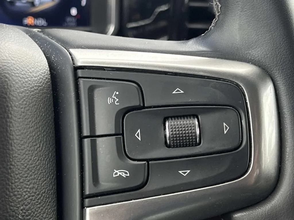 Used 2023 Northsky Blue Metallic Chevrolet LT image 22