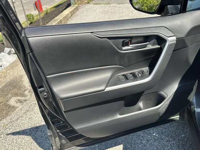 2023 Toyota RAV4 XLE - Photo 27