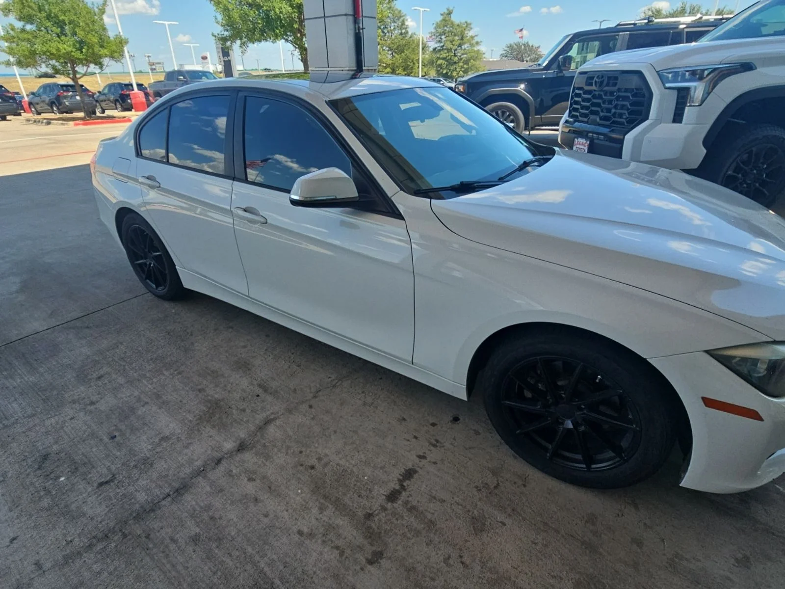 Used 2015 White BMW 328i image 22