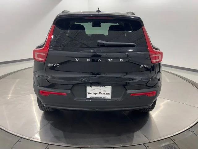 New 2026 Onyx Black Volvo Plus image 4