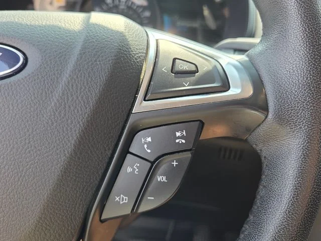 Used 2022 White Ford SEL image 24