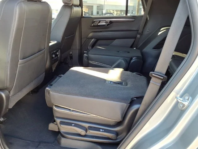 Used 2025 Sterling Gray Metallic Chevrolet Premier image 14