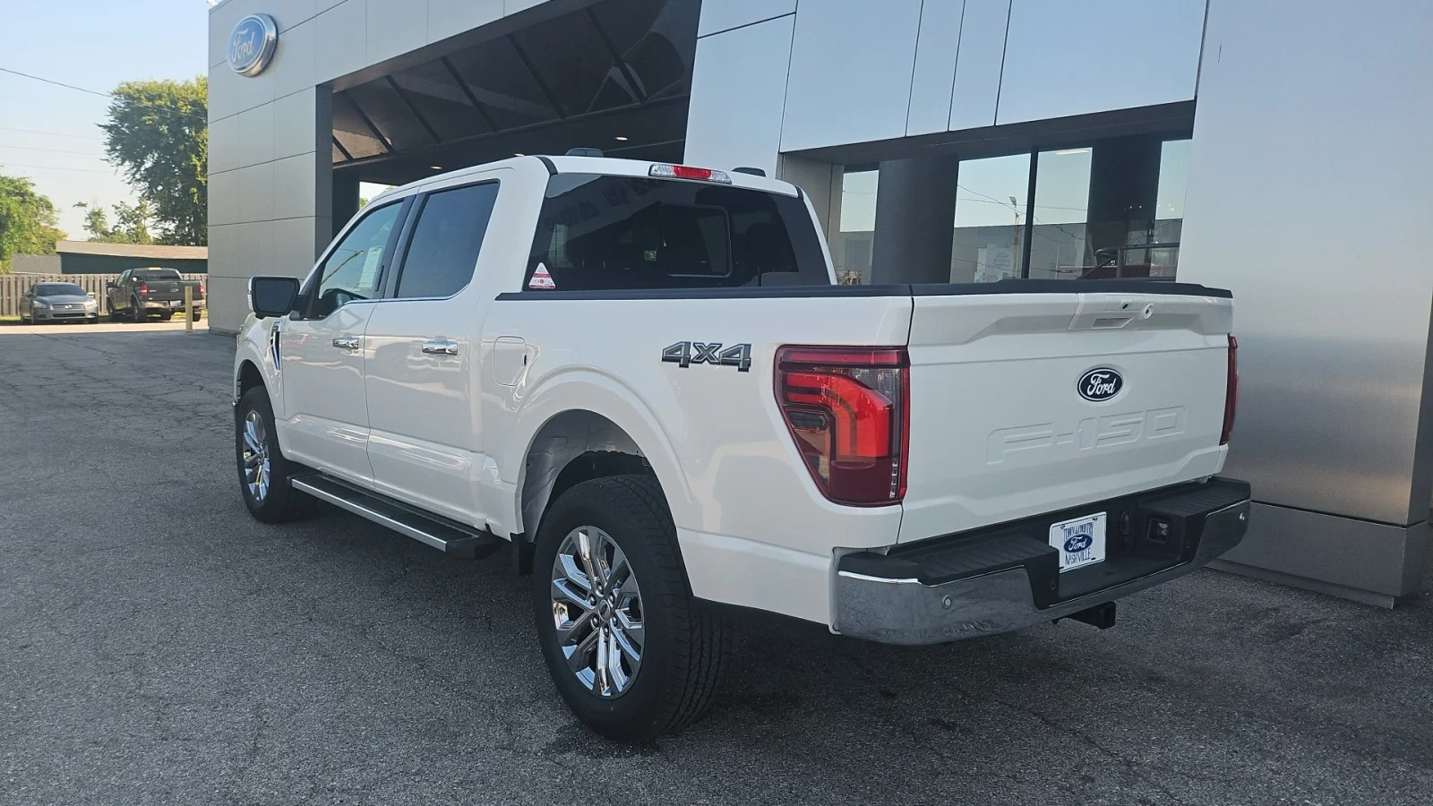 New 2026 Star White Metallic Tri-Coat Ford Lariat 4WD image 3