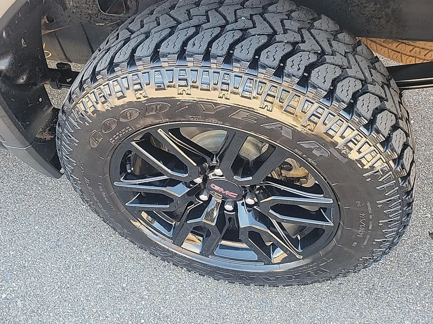 Used 2023 Titanium Rush Metallic GMC Elevation image 24