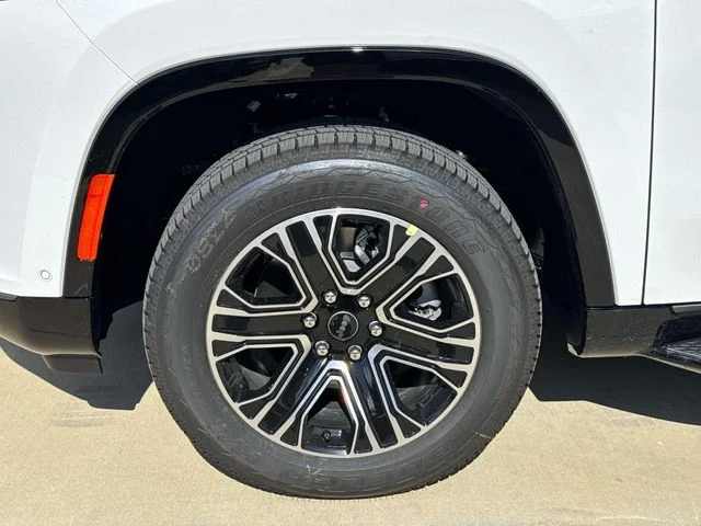 New 2026 White Jeep  image 4
