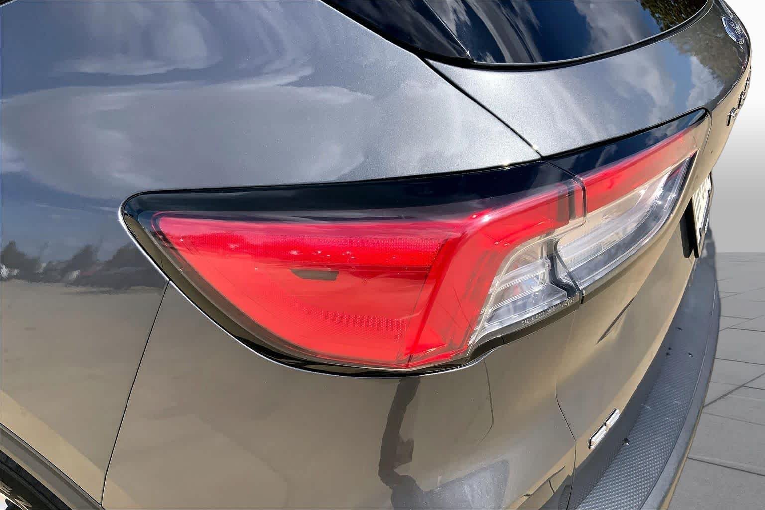 Used 2022 Carbonized Gray Metallic Ford SE image 28
