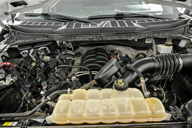 Used 2022 Oxford White Ford XL image 12