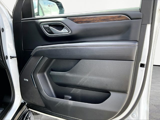 Used 2024 Summit White Chevrolet Premier image 12