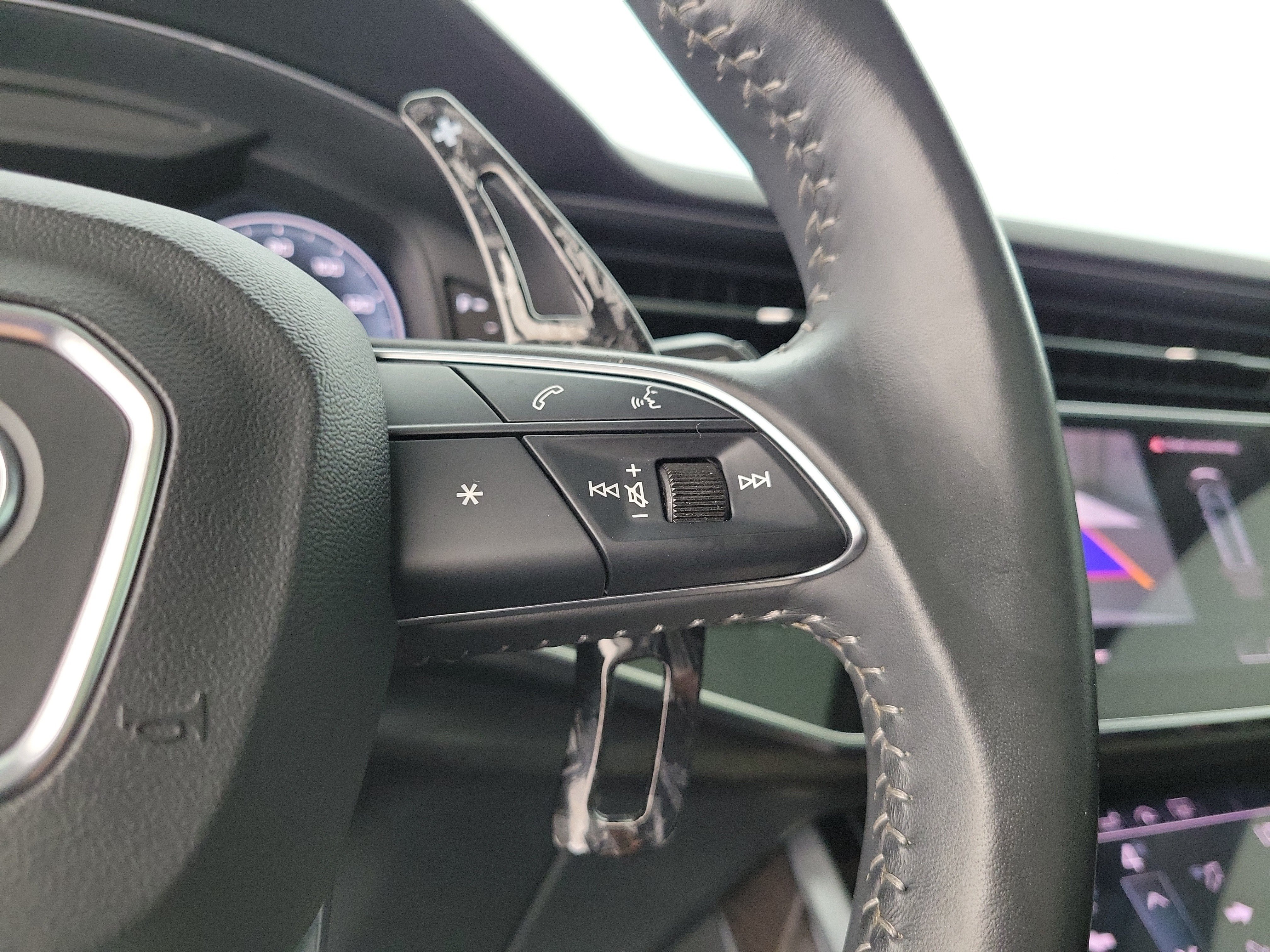Used 2019 Gray Metallic Audi 3.0T Premium image 23