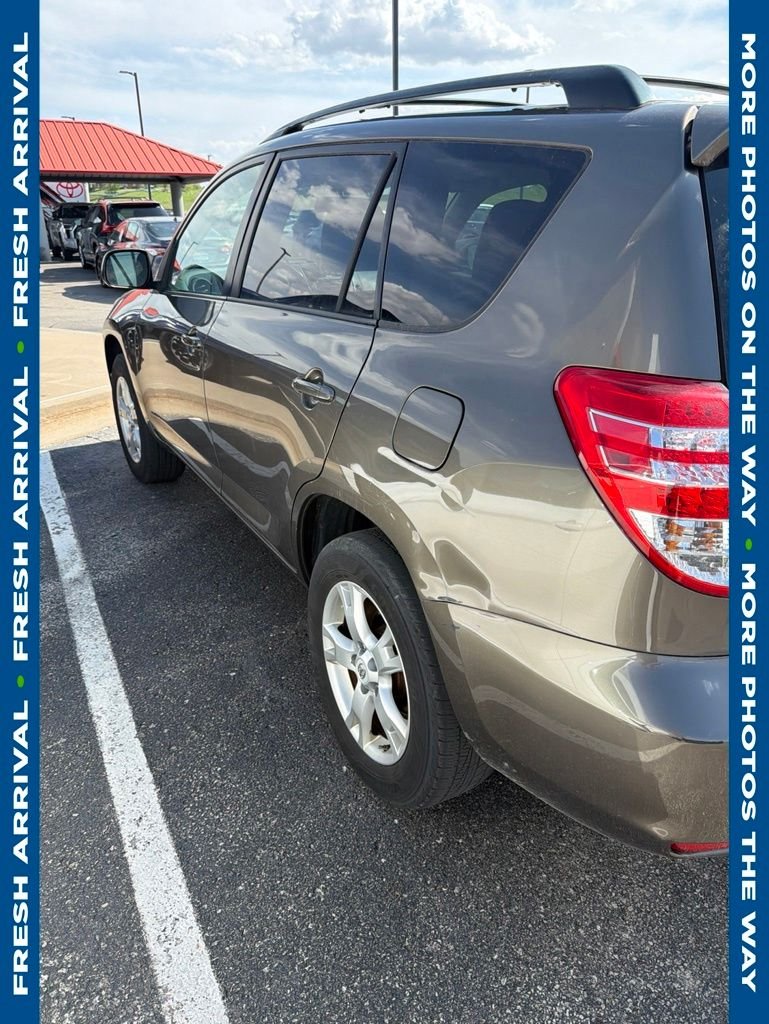 Used 2011 Brown Toyota Base image 5