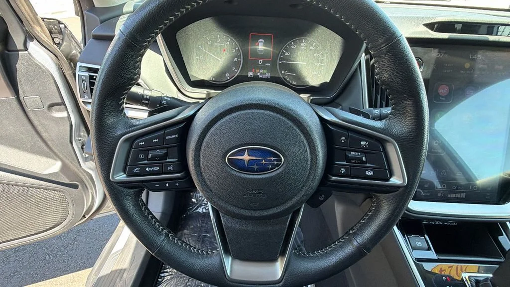 Used 2024 Ice Silver Metallic Subaru Limited image 18