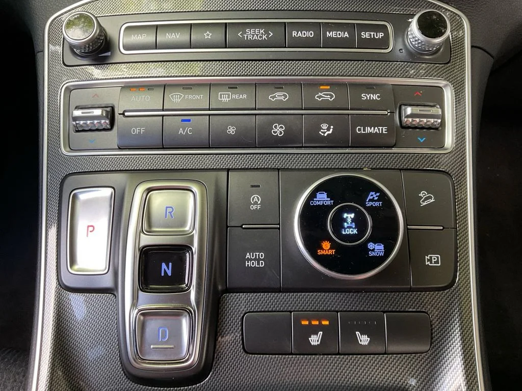 Used 2023 Silver Hyundai SEL image 27