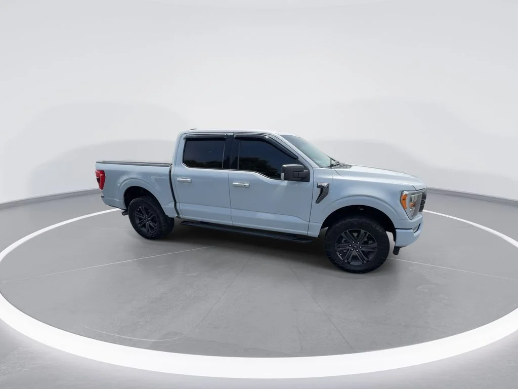 Used 2022 White Ford XLT image 3