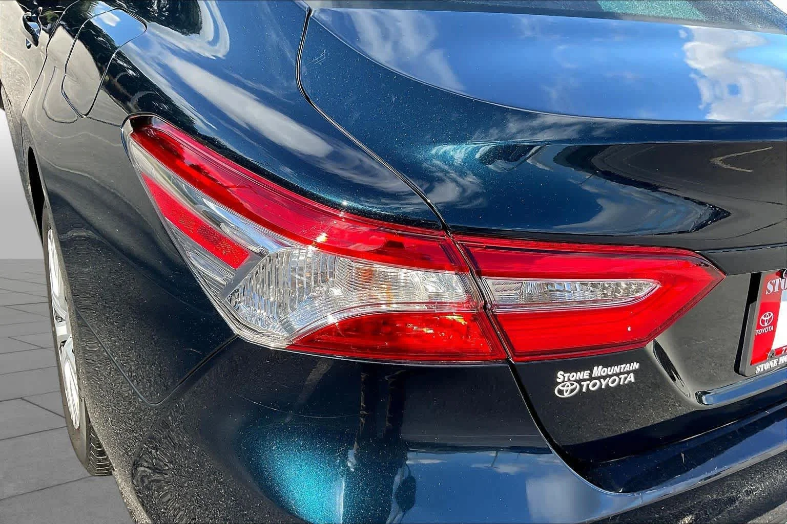 Used 2019 Galactic Aqua Mica Toyota L image 27