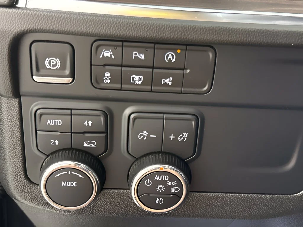 Used 2025 Dark Ash Metallic Chevrolet Premier image 35