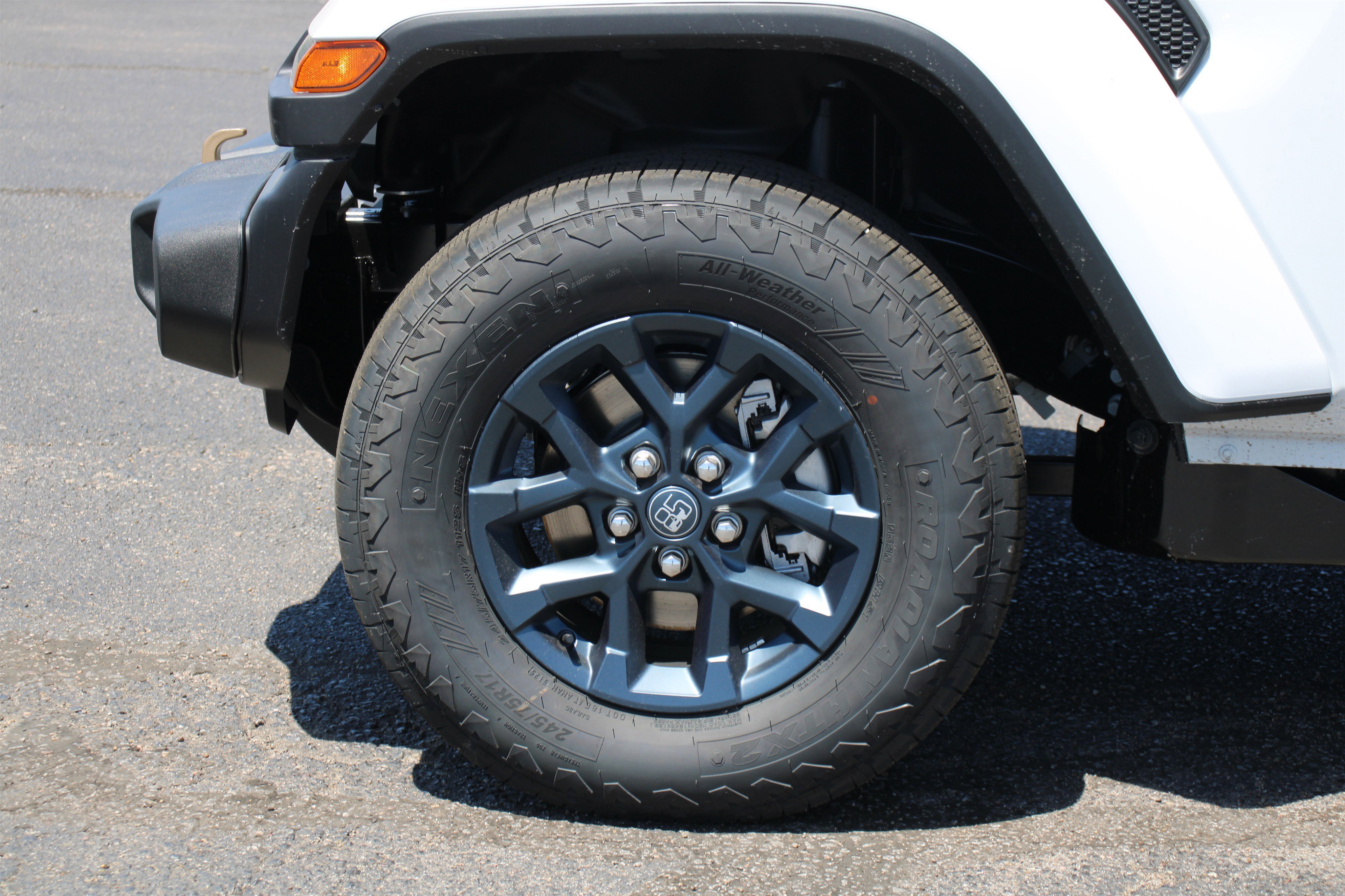 New 2026 Bright White Clear-Coat Exterior Paint Jeep 85th Anniversary image 39