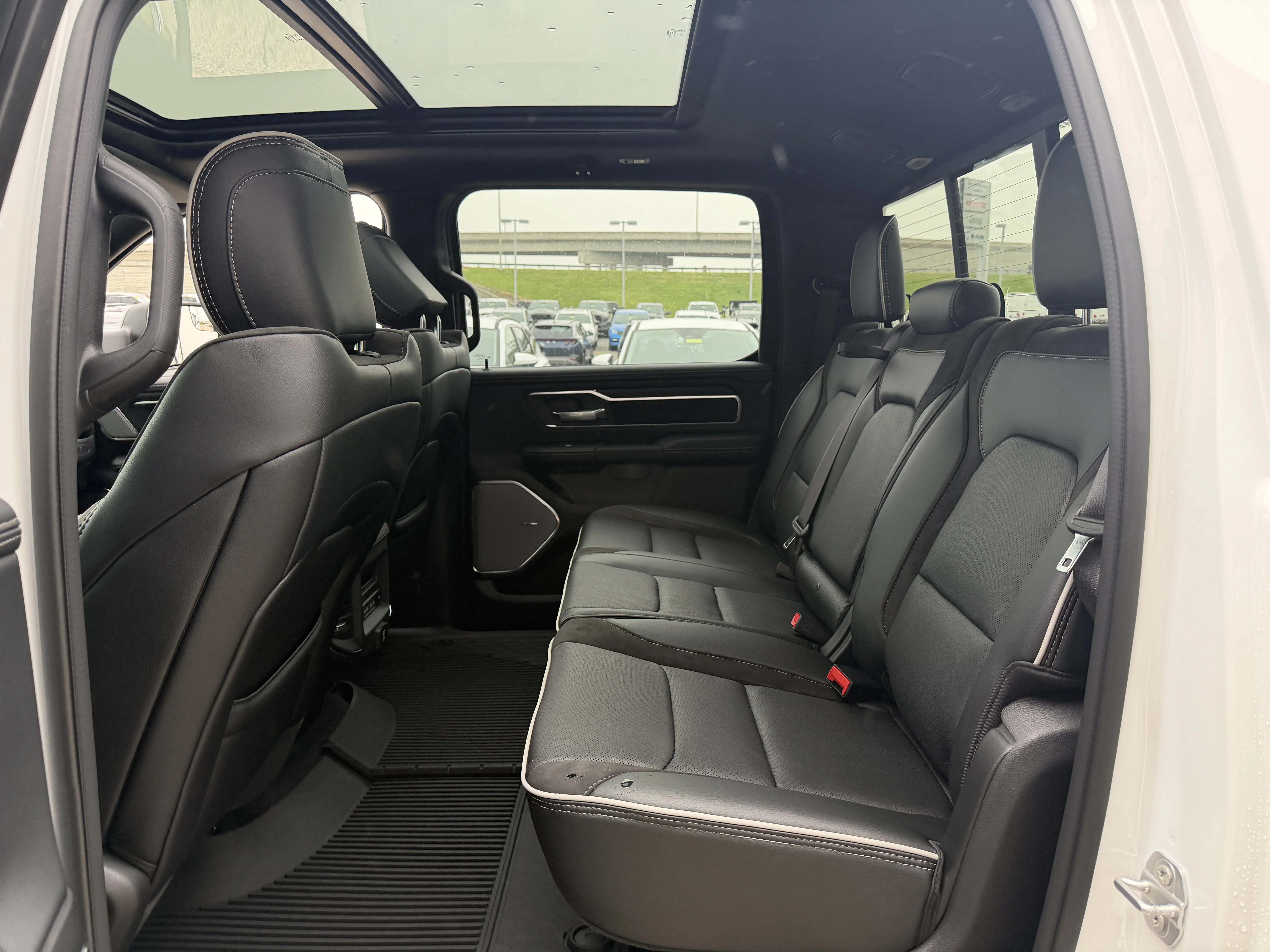 New 2026 Bright White Clear-Coat Exterior Paint RAM Laramie image 32