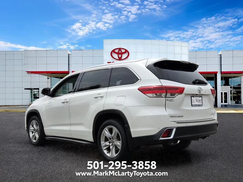 Used 2017 Blizzard Pearl TOYOTA LIMITED V6 FWD image 3