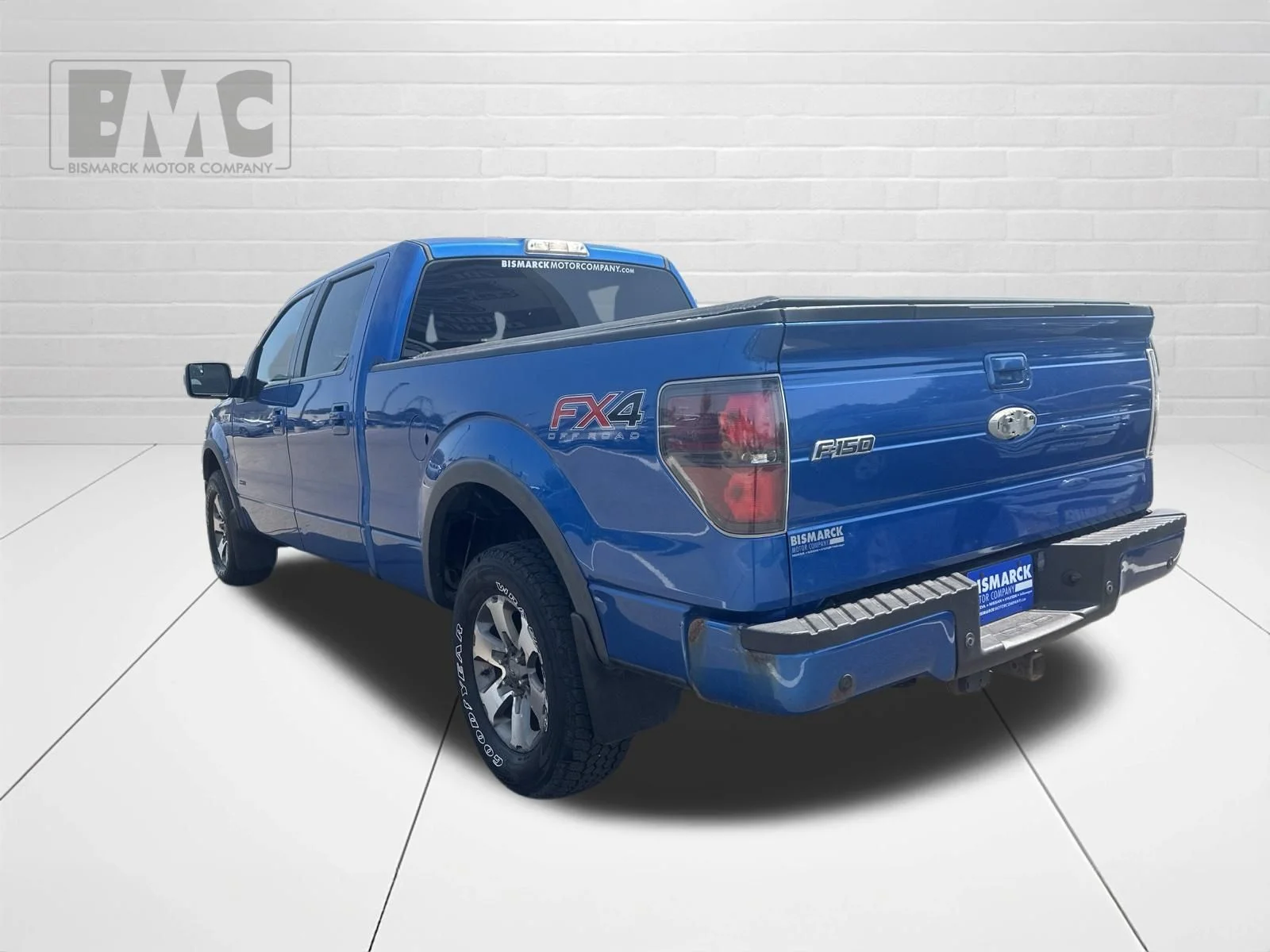 Used 2012 Blue Ford XL image 4